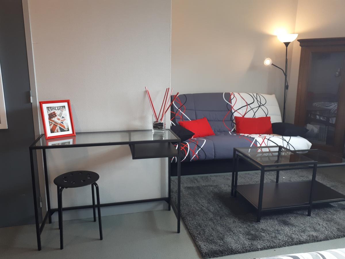 Bed and Breakfast Le Grand Val Lavastrie Екстер'єр фото