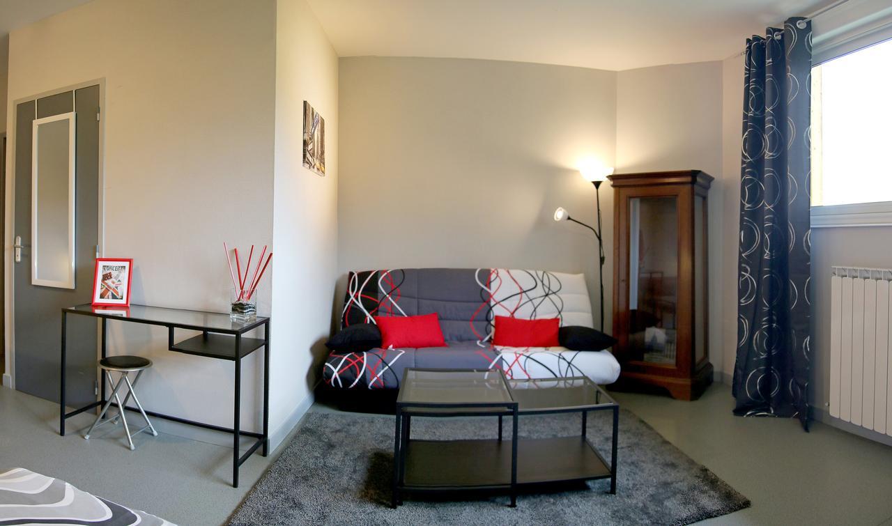 Bed and Breakfast Le Grand Val Lavastrie Екстер'єр фото