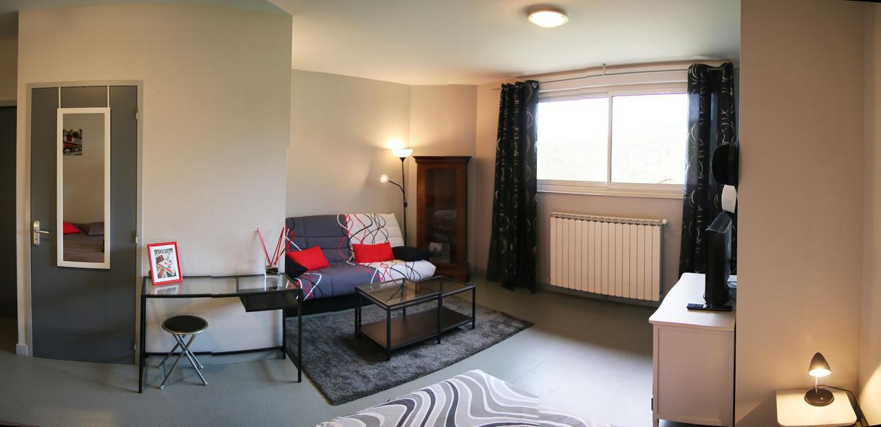 Bed and Breakfast Le Grand Val Lavastrie Екстер'єр фото