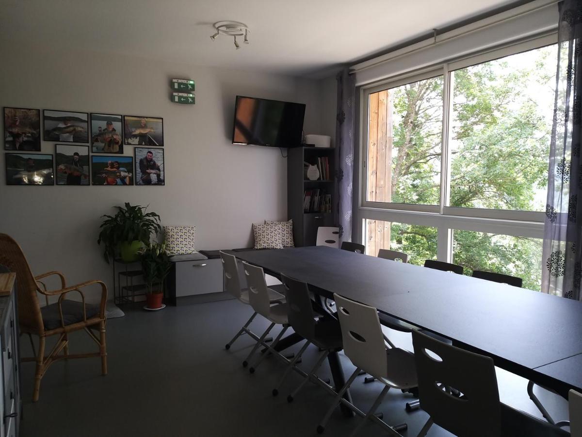 Bed and Breakfast Le Grand Val Lavastrie Екстер'єр фото