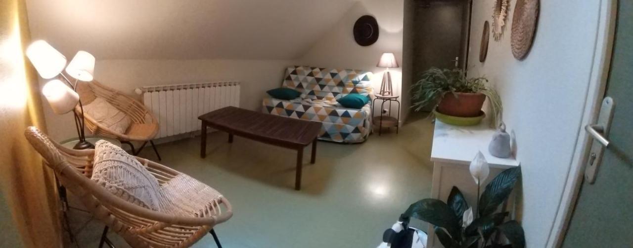 Bed and Breakfast Le Grand Val Lavastrie Екстер'єр фото
